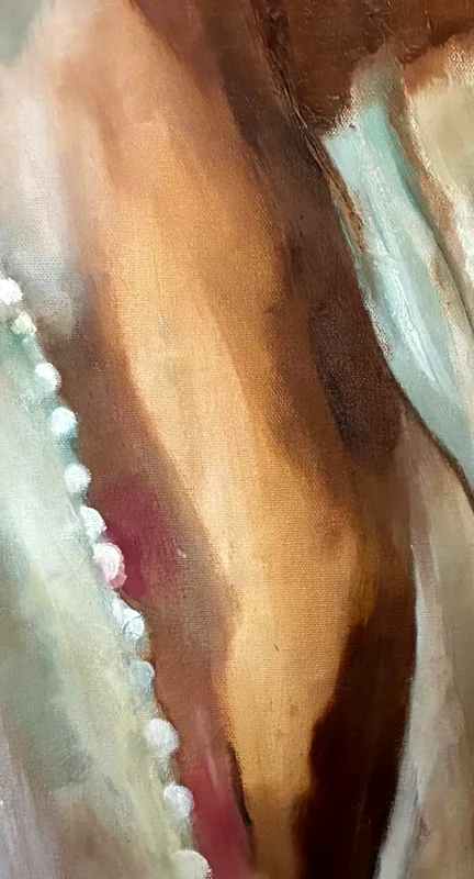 Detail: een bruine rug langs de rand van de sluier.